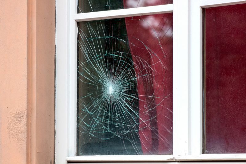 Cracked Window Repair in Alpharetta, GA